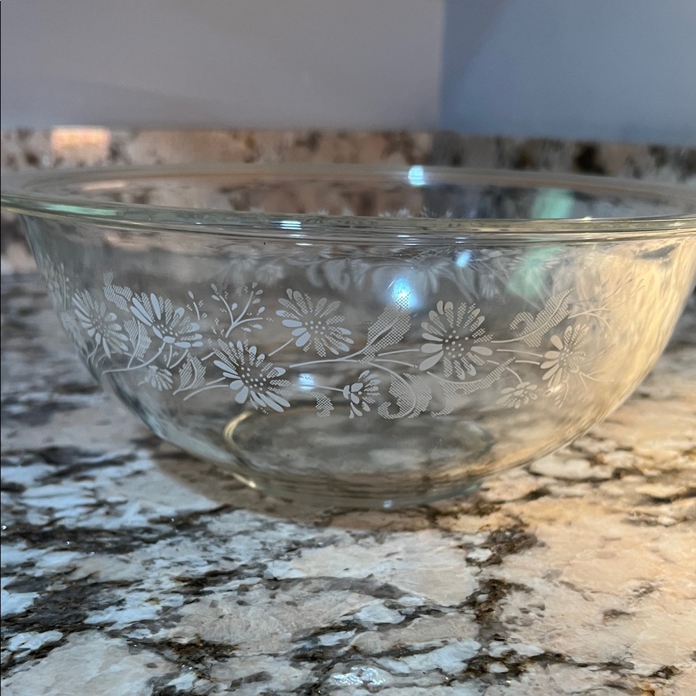 Vintage 1980s Pyrex 2.5L Colonial Mixing Bowl